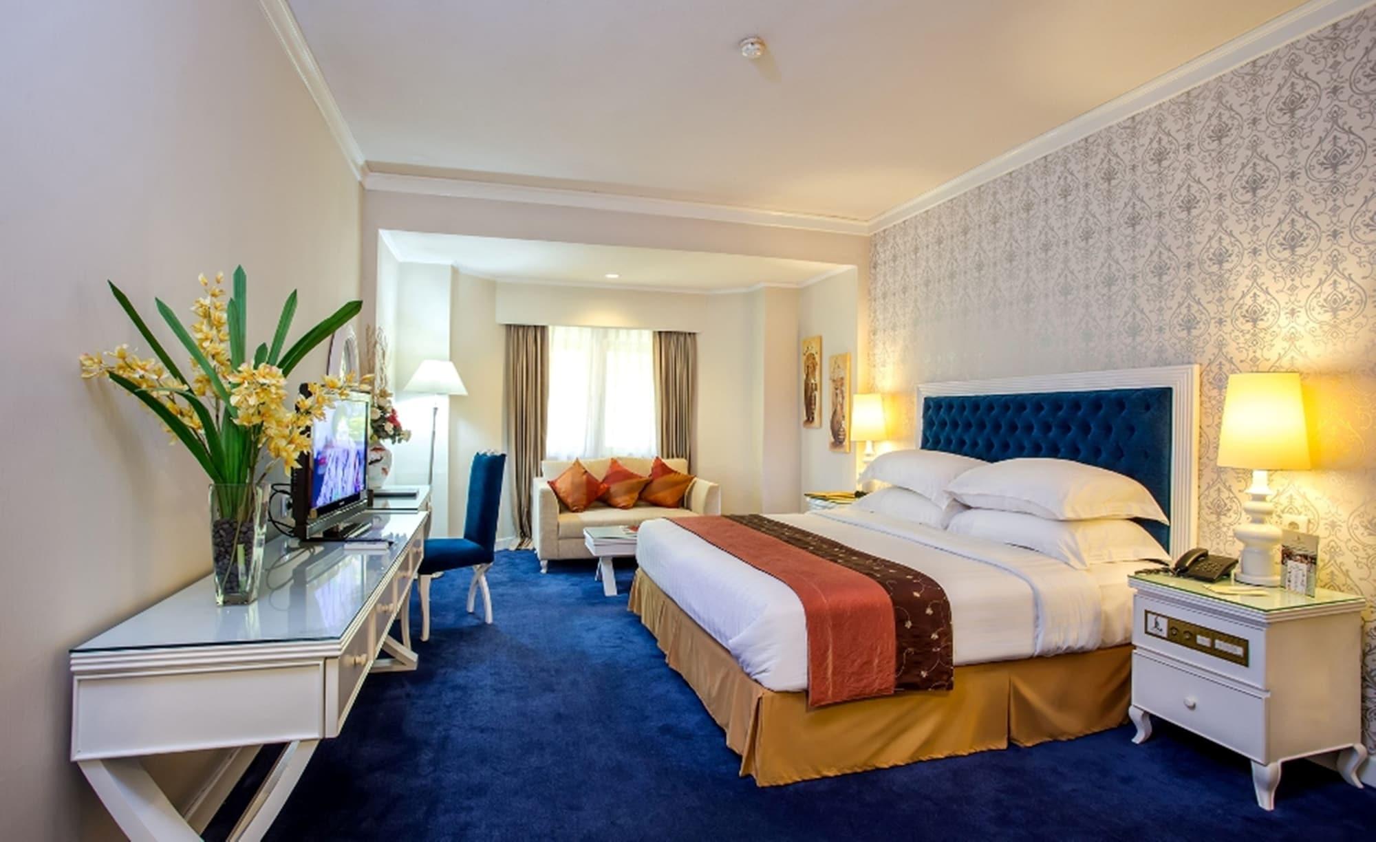 Grand Legi Hotel Mataram Buitenkant foto