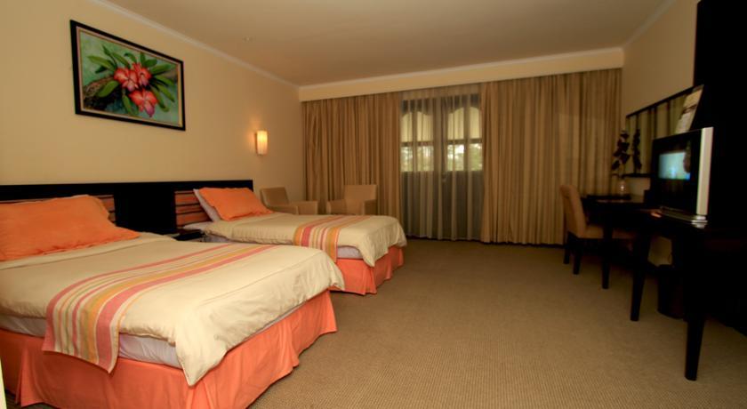 Grand Legi Hotel Mataram Buitenkant foto