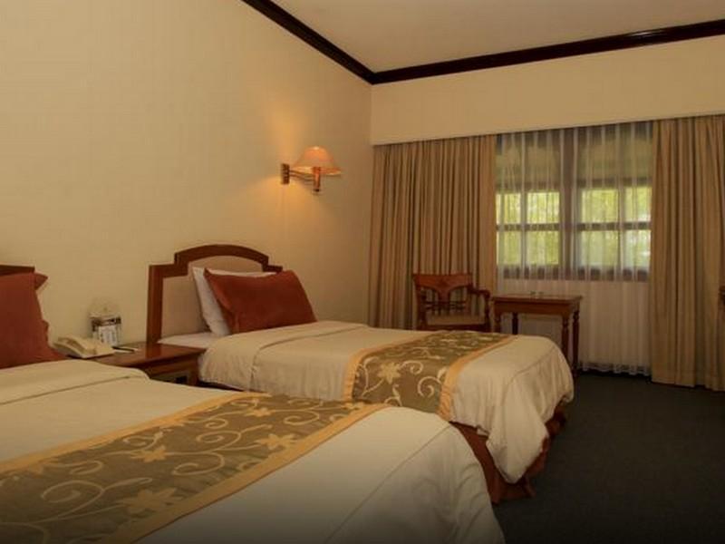Grand Legi Hotel Mataram Buitenkant foto