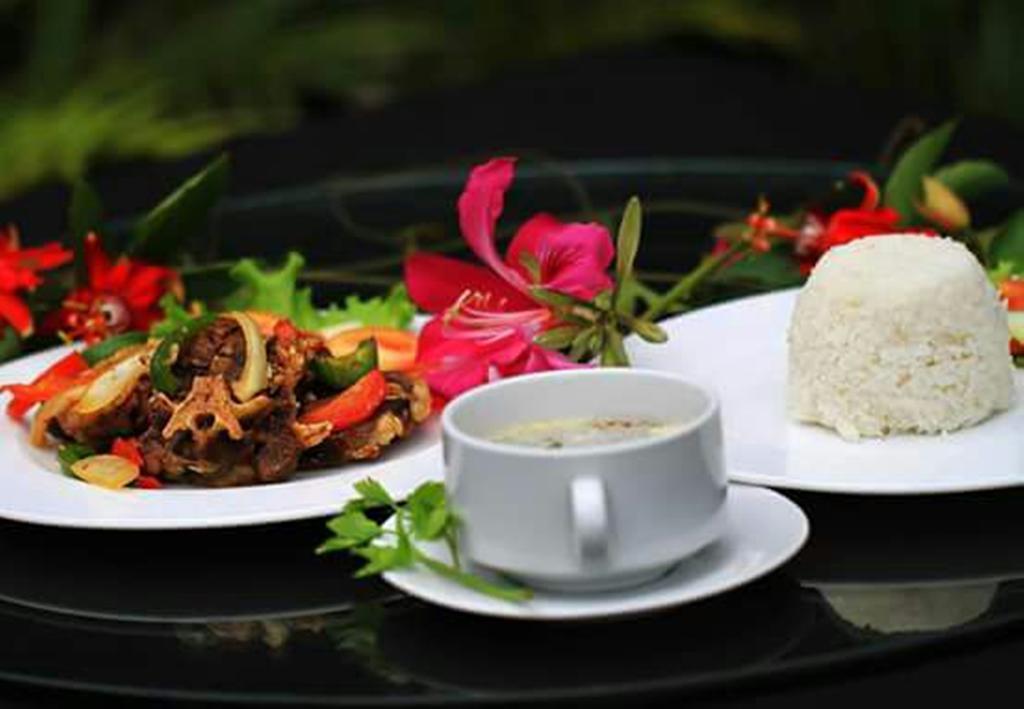Grand Legi Hotel Mataram Buitenkant foto