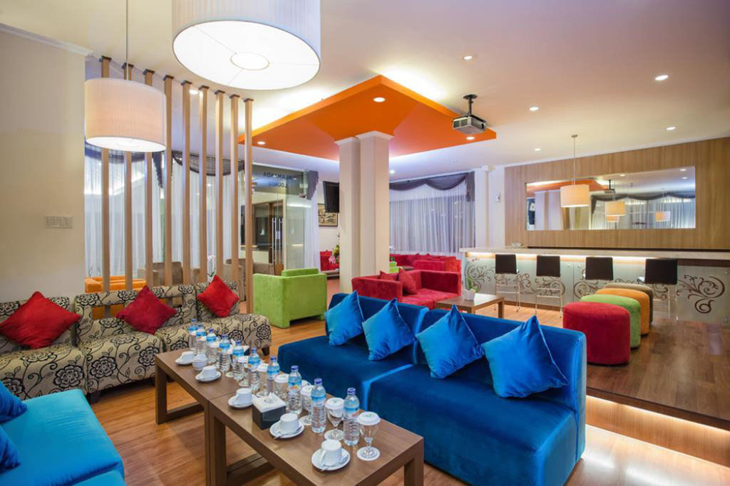 Grand Legi Hotel Mataram Buitenkant foto