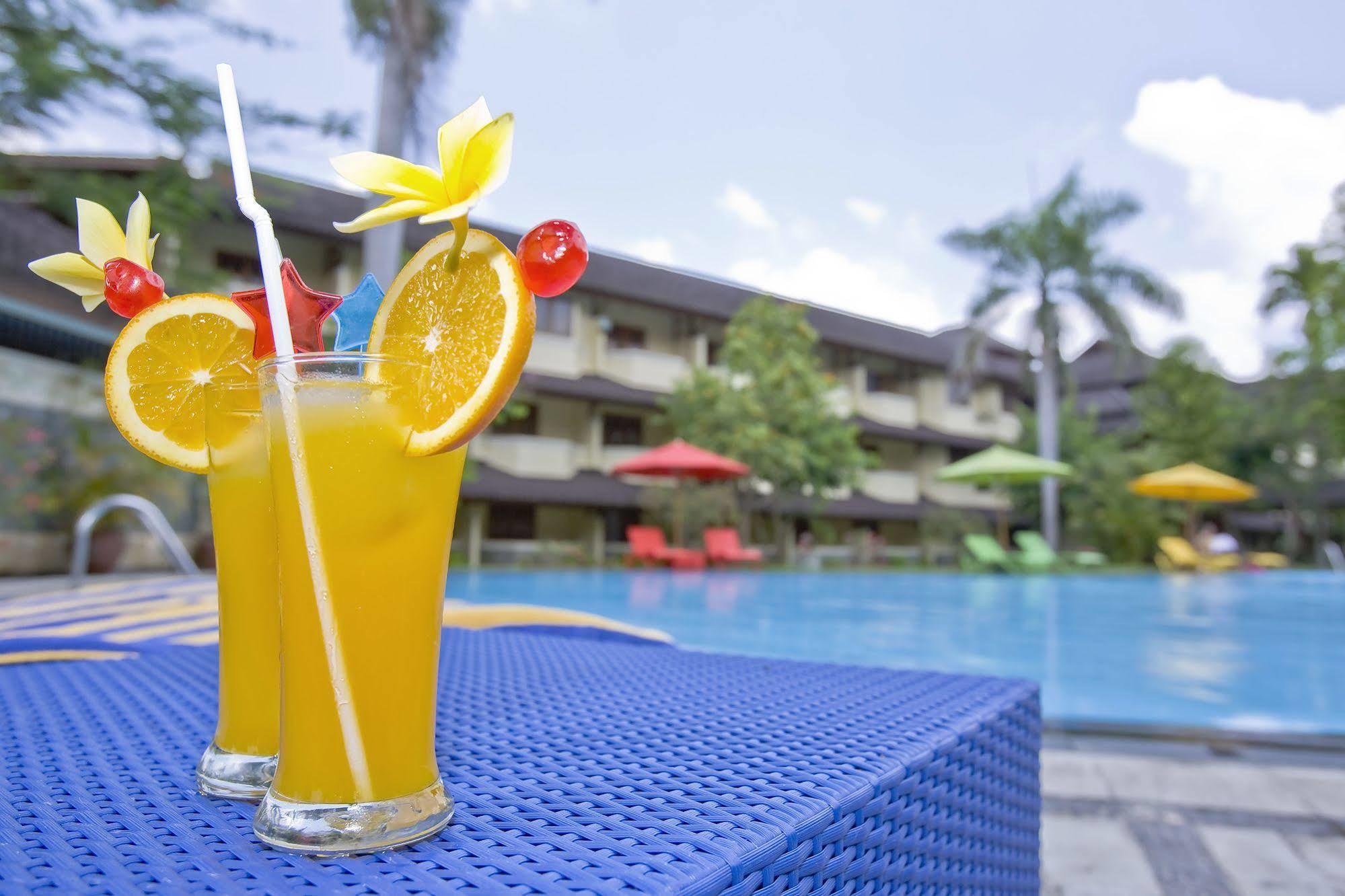 Grand Legi Hotel Mataram Buitenkant foto