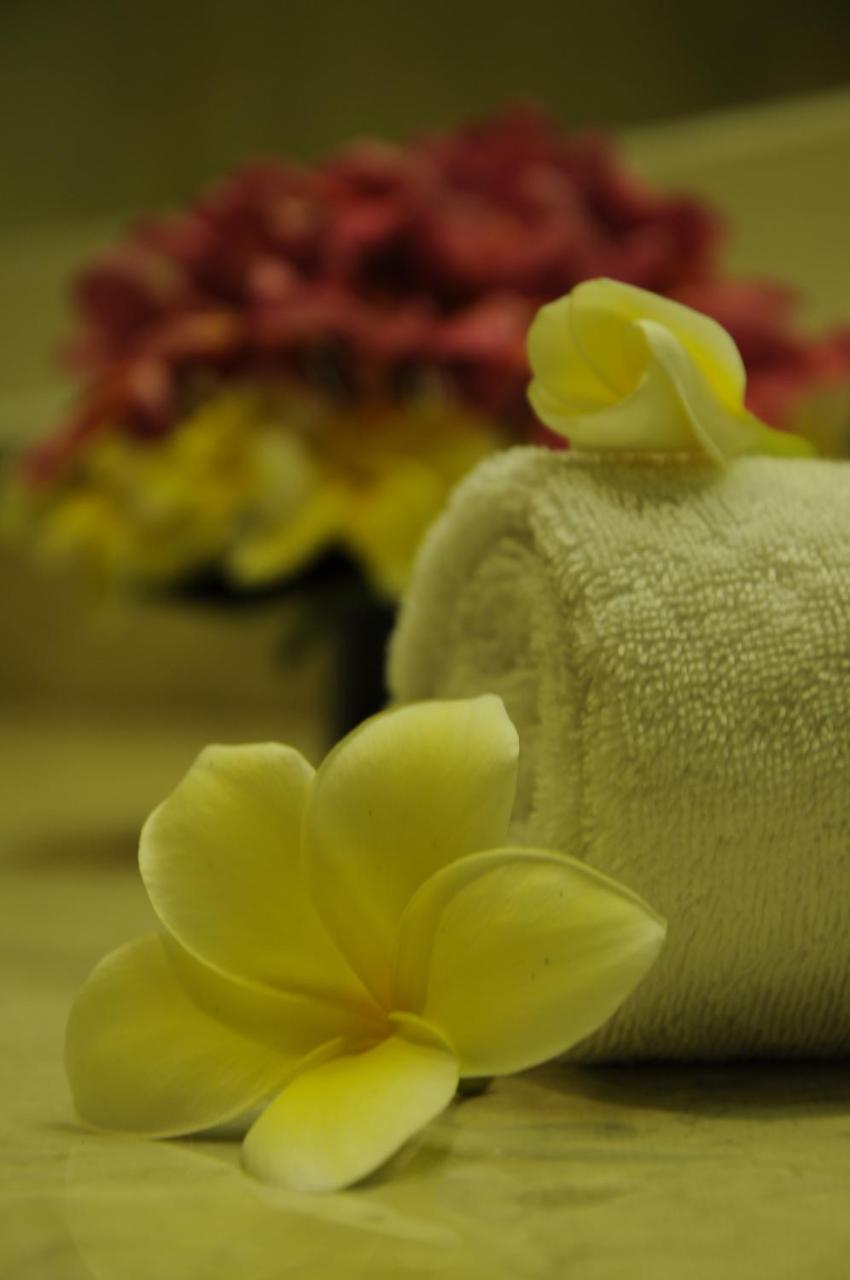 Grand Legi Hotel Mataram Buitenkant foto